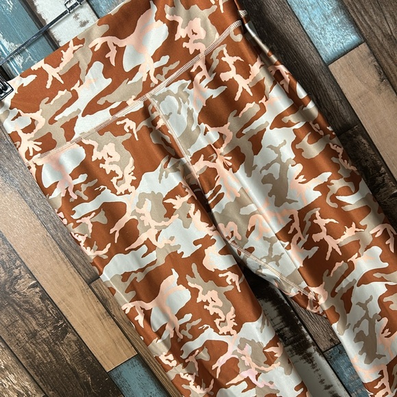 Nike dry fit small camouflage leggings - Picture 4 of 13